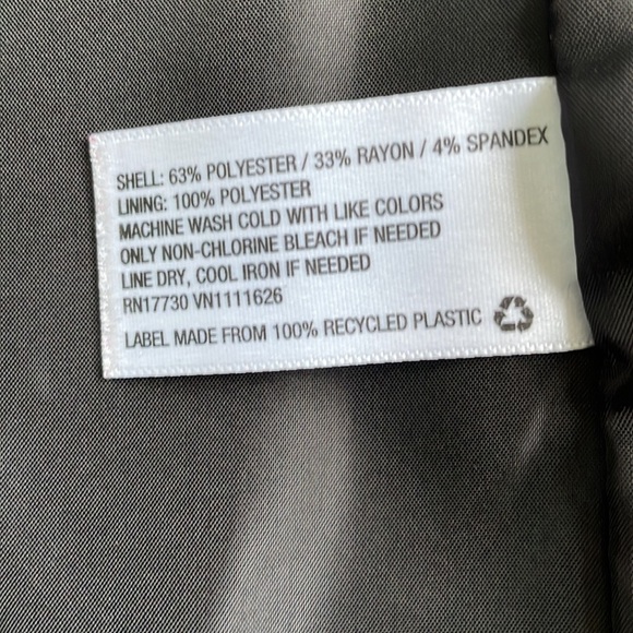 Merona Women`s One Button Single Breast Lined Stretch Black Blazer Size 2 EUC - Picture 7 of 7